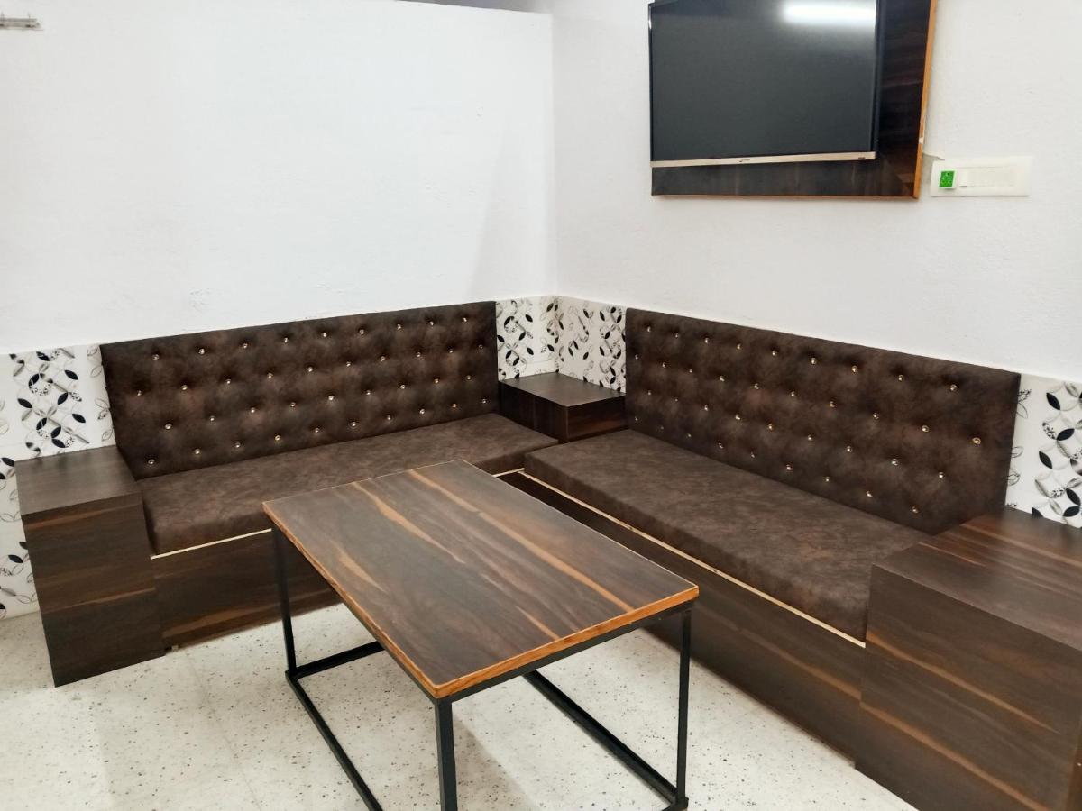 Chinta Haran Rest House Deoghar Room photo