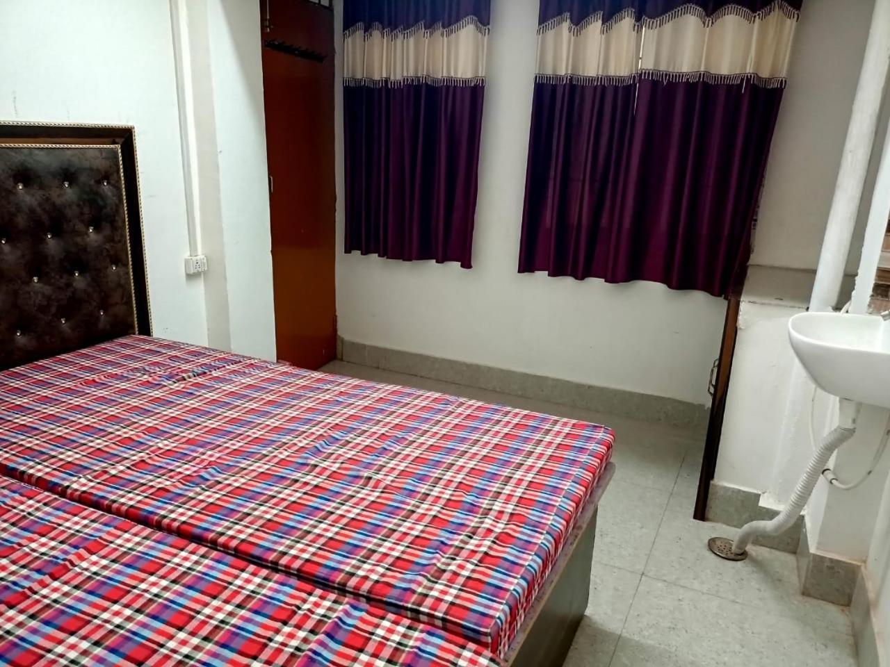 Chinta Haran Rest House Deoghar Room photo